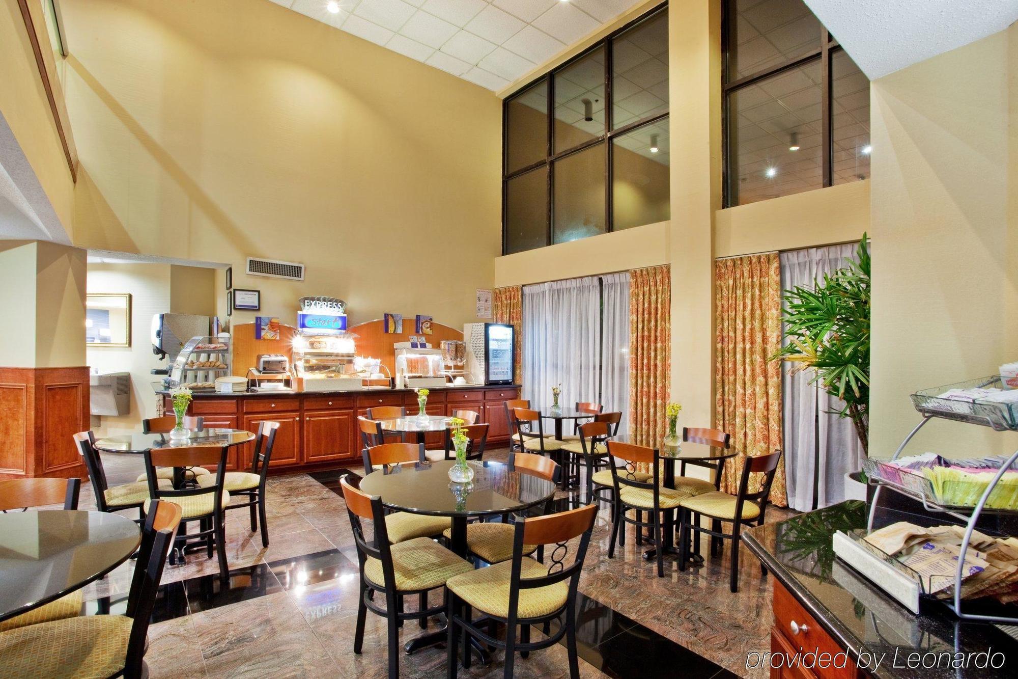 Holiday Inn Express Hotel & Suites Lawrenceville By Ihg Exteriér fotografie