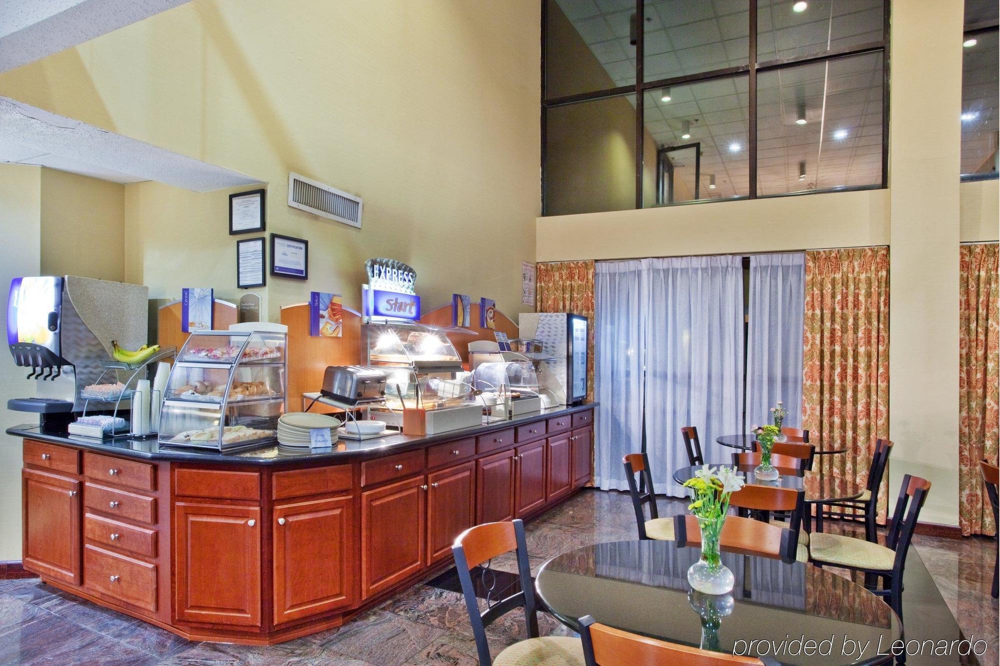 Holiday Inn Express Hotel & Suites Lawrenceville By Ihg Exteriér fotografie
